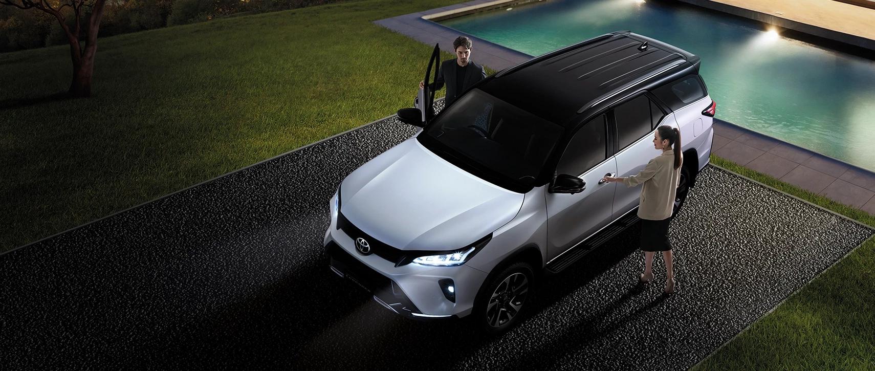Fortuner Legender Exterior ภาพหลัก
